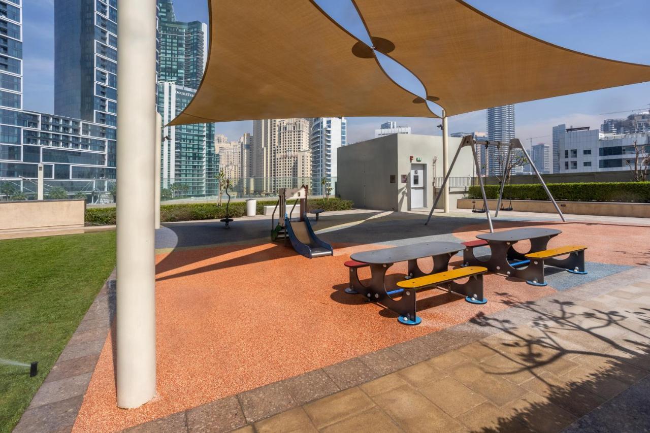 דובאי Waves Holiday Home - Waterfront Apartment With Breathtaking Sea Views מראה חיצוני תמונה