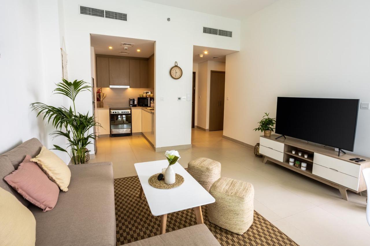 דובאי Waves Holiday Home - Waterfront Apartment With Breathtaking Sea Views מראה חיצוני תמונה